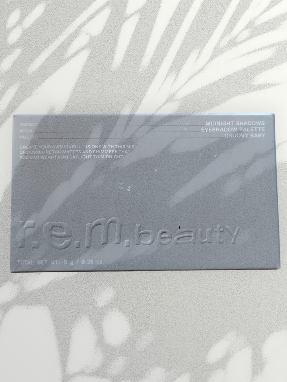 r.e.m. beauty Midnight Shadows Eyeshadow Palette - Groovy Baby (Gray)